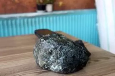 Birçok ilden görülen gök taşının Erzurum'da bulunduğu iddia edildi Birçok ilden görülen gök taşının Erzurum'da bulunduğu iddia edildi