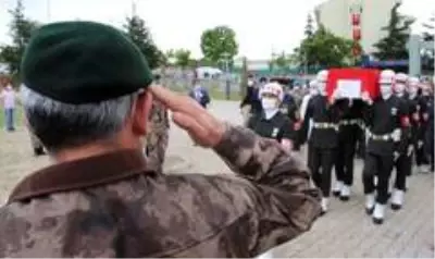 İdlib şehidi Teğmen Tatar, memleketi Elazığ'da son yolculuğuna uğurlandı İdlib şehidi Teğmen Tatar, memleketi Elazığ'da son yolculuğuna uğurlandı