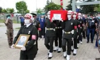 İdlib şehidi Teğmen Tatar, memleketi Elazığ'da son yolculuğuna uğurlandı İdlib şehidi Teğmen Tatar, memleketi Elazığ'da son yolculuğuna uğurlandı