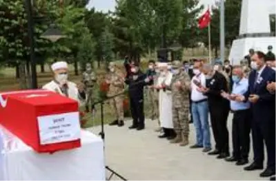 İdlib şehidi Teğmen Tatar, memleketi Elazığ'da son yolculuğuna uğurlandı İdlib şehidi Teğmen Tatar, memleketi Elazığ'da son yolculuğuna uğurlandı