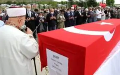İdlib şehidi Teğmen Tatar, memleketi Elazığ'da son yolculuğuna uğurlandı İdlib şehidi Teğmen Tatar, memleketi Elazığ'da son yolculuğuna uğurlandı