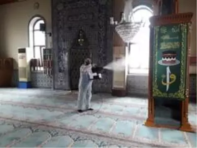 Kdz. Ereğli Belediyesi camileri dezenfekte ediyor