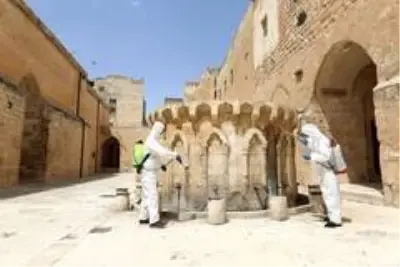 Mardin'de ibadete açılacak camiler dezenfekte edildi Mardin'de ibadete açılacak camiler dezenfekte edildi