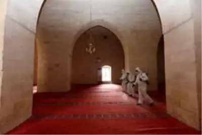 Mardin'de ibadete açılacak camiler dezenfekte edildi Mardin'de ibadete açılacak camiler dezenfekte edildi