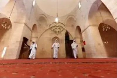 Mardin'de ibadete açılacak camiler dezenfekte edildi Mardin'de ibadete açılacak camiler dezenfekte edildi