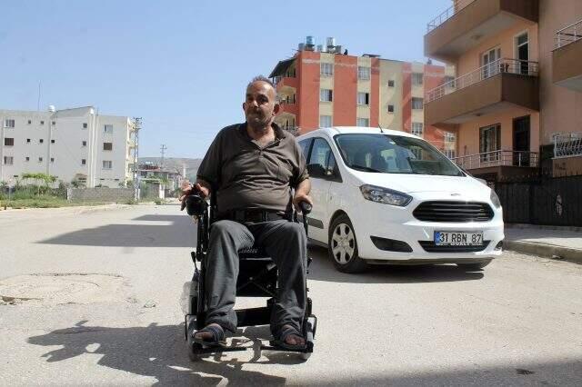 Reyhanlı'daki patlamada felç geçirip işini kaybeden adam 7 yıllık hayali gerçek oldu Reyhanlı'daki patlamada felç geçirip işini kaybeden adam 7 yıllık hayali gerçek oldu