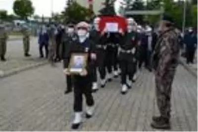 Şehit Teğmen Tatar, son yolculuğuna uğurlandı Şehit Teğmen Tatar, son yolculuğuna uğurlandı