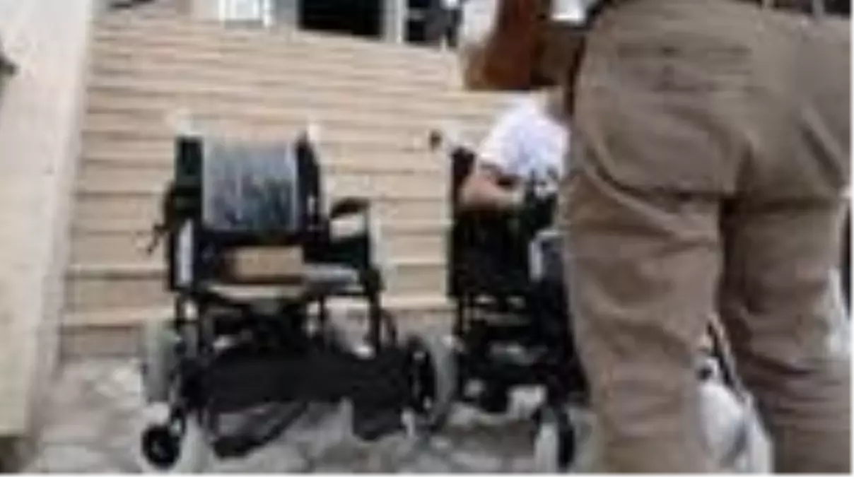 Silopi Kaymakamlığından akülü araç yardımı