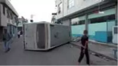 Tarım işçilerini taşıyan servisler çarpıştı: 12 yaralı