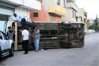Tarım işçilerini taşıyan servisler çarpıştı: 12 yaralı