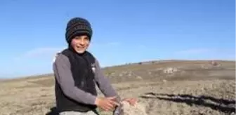 Muttalip: Türkiye'nin 3. büyük göktaşını bulan Mutlu Yılmaz: 'Mıknatıs çekiyor mu deneyin' Muttalip: Türkiye'nin 3. büyük göktaşını bulan Mutlu Yılmaz: 'Mıknatıs çekiyor mu deneyin'