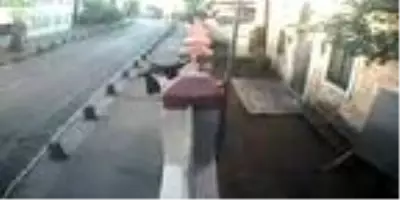 Üsküdar'daki kilisenin kapısındaki haçı söken kişi gözaltına alındı