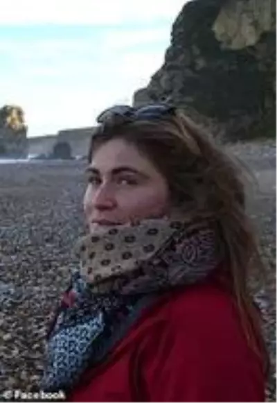 Yeni Zelanda'da kaybolan iki genç kız 19 gün sonra sağ bulundu Yeni Zelanda'da kaybolan iki genç kız 19 gün sonra sağ bulundu