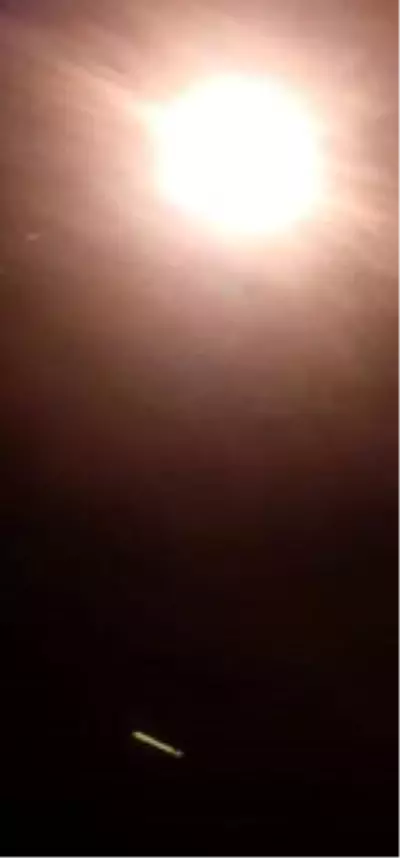 Yurdun birçok bölgesinde görülen ışık hüzmesi heyecan yarattı Yurdun birçok bölgesinde görülen ışık hüzmesi heyecan yarattı