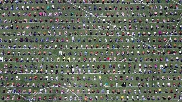 10 haftalık 'Cuma namazı' hasreti sona erdi! Stadyumlar doldu taştı 10 haftalık 'Cuma namazı' hasreti sona erdi! Stadyumlar doldu taştı