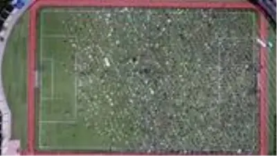 10 haftalık 'Cuma namazı' hasreti stadyumda sona erdi! Cemaat omuz omuza olmasa da gönül gönüle saf tuttu 10 haftalık 'Cuma namazı' hasreti stadyumda sona erdi! Cemaat omuz omuza olmasa da gönül gönüle saf tuttu