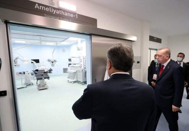 45 günde tamamlanan Prof. Dr. Feriha Öz Acil Durum Hastanesi açıldı