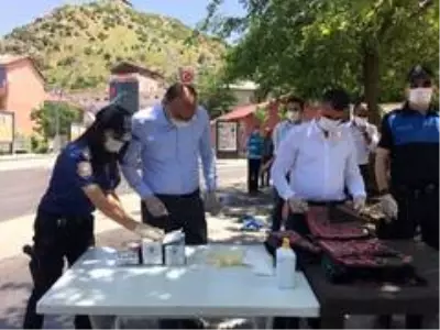 500 yıllık tarihi caminin avlusunda cuma namazı 500 yıllık tarihi caminin avlusunda cuma namazı