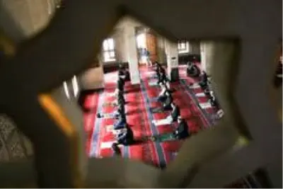 74 gün aradan sonra Ankara'da ilk cuma namazı kılındı 74 gün aradan sonra Ankara'da ilk cuma namazı kılındı