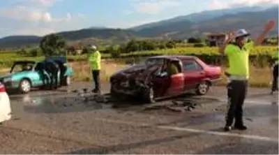 Alaşehir'de trafik kazası: 5 yaralı