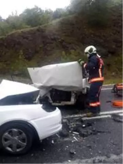 Ankara'da trafik kazası: 2 yaralı Ankara'da trafik kazası: 2 yaralı