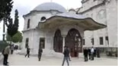 Bakan Ersoy ile Vali Yerlikaya Fatih Sultan Mehmet'in türbesini ziyaret etti Bakan Ersoy ile Vali Yerlikaya Fatih Sultan Mehmet'in türbesini ziyaret etti