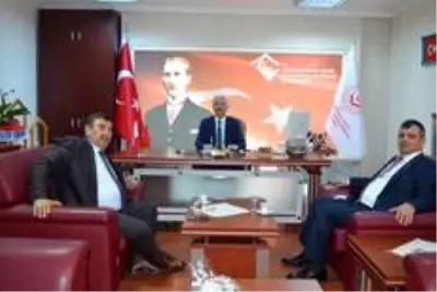 Başkan Koyuncu'dan Emniyet Müdürü Temiz'e ziyaret Başkan Koyuncu'dan Emniyet Müdürü Temiz'e ziyaret