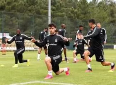 Beşiktaş günün ilk idmanını tamamladı Beşiktaş günün ilk idmanını tamamladı
