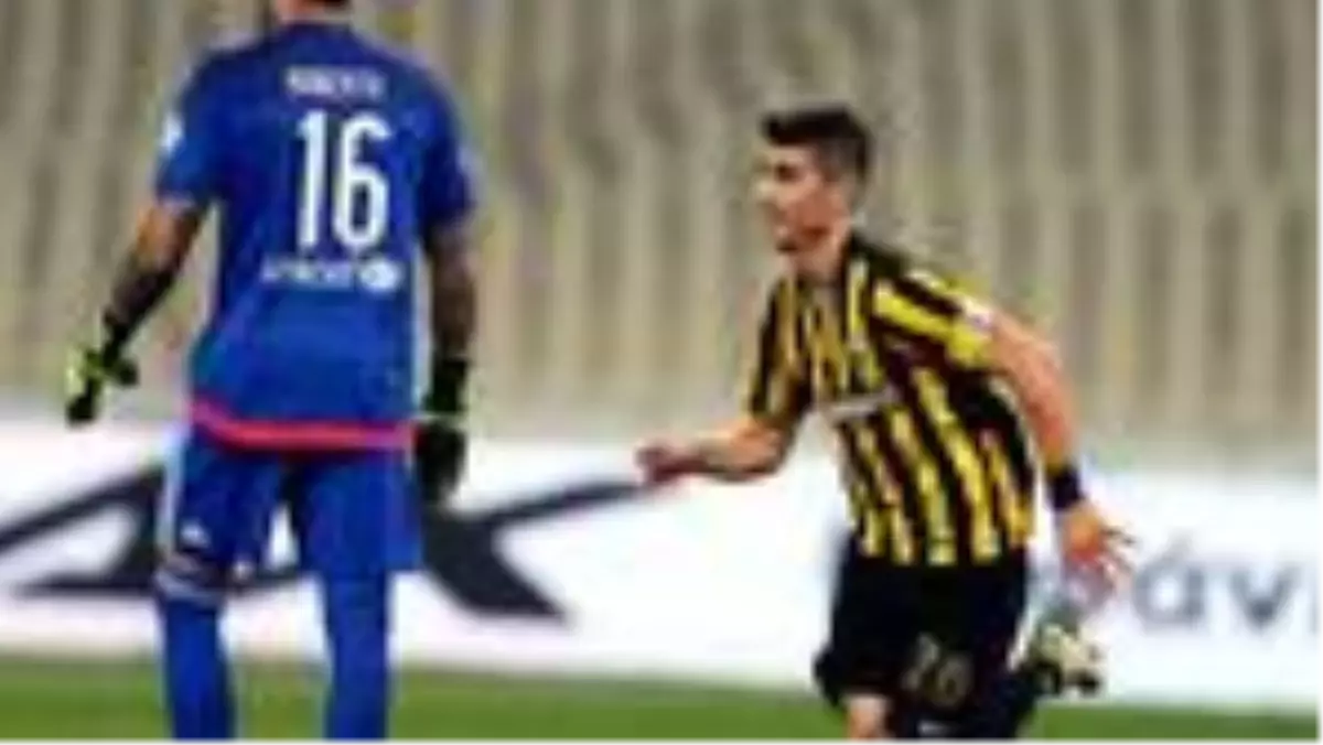 Beşiktaş için İstanbul'a gelen AEKlı Petros Mantalos'un transferine bonservis engeli