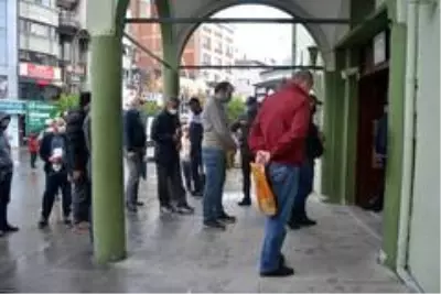 Bolu'da, 74 gün sonra ilk kez camilerde cemaatle namaz kılındı Bolu'da, 74 gün sonra ilk kez camilerde cemaatle namaz kılındı