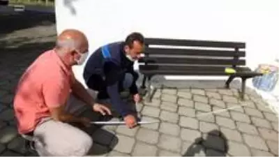 Burhaniye'de cami avluları Cuma Namazı'na hazırlandı Burhaniye'de cami avluları Cuma Namazı'na hazırlandı