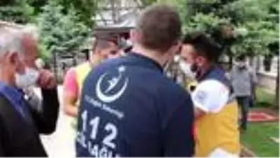 Cami bahçesinde bayıldı, Cuma'yı terk etmemek için hastane gitmek istemedi Cami bahçesinde bayıldı, Cuma'yı terk etmemek için hastane gitmek istemedi