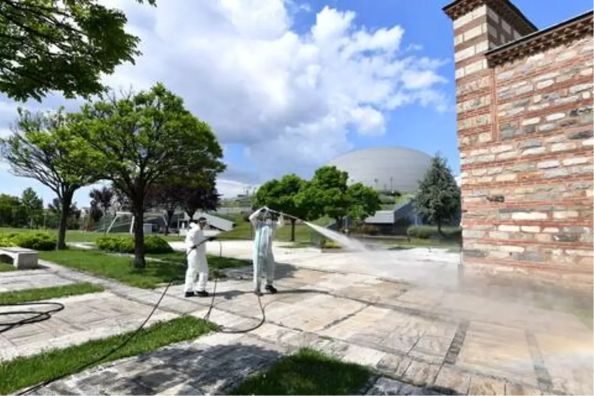 Cami, park ve pazar alanları temizlendi