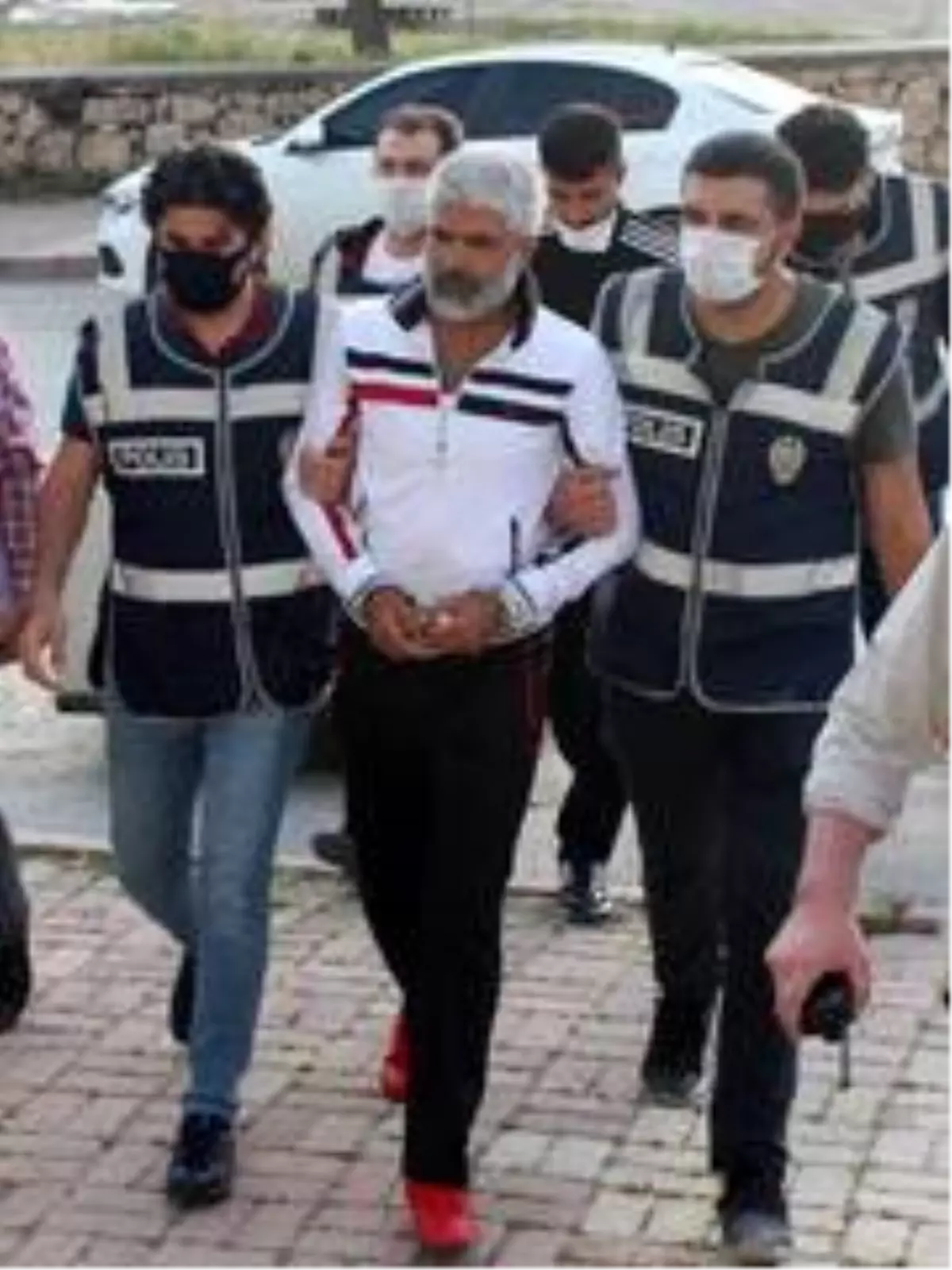 Amatör kümede yer alan Rüstempaşaspor'un başkanı ve oğlu cinayetten tutuklandı