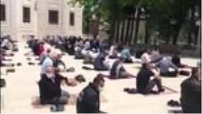 Cuma namazı, salgın sonrası ilk kez kılınıyor - Seyitnizam Camisi