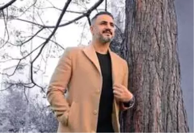 Cüneyt Kuzu yeni şarkısıyla sevenlerinin karşısında Cüneyt Kuzu yeni şarkısıyla sevenlerinin karşısında