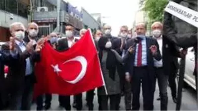 Demokratlar Platformundan TELE1 Televizyonu önünde siyah çelenkli protesto Demokratlar Platformundan TELE1 Televizyonu önünde siyah çelenkli protesto