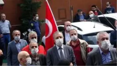 Demokratlar Platformundan TELE1 Televizyonu önünde siyah çelenkli protesto Demokratlar Platformundan TELE1 Televizyonu önünde siyah çelenkli protesto