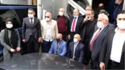 Demokratlar Platformundan TELE1 Televizyonu önünde siyah çelenkli protesto Demokratlar Platformundan TELE1 Televizyonu önünde siyah çelenkli protesto