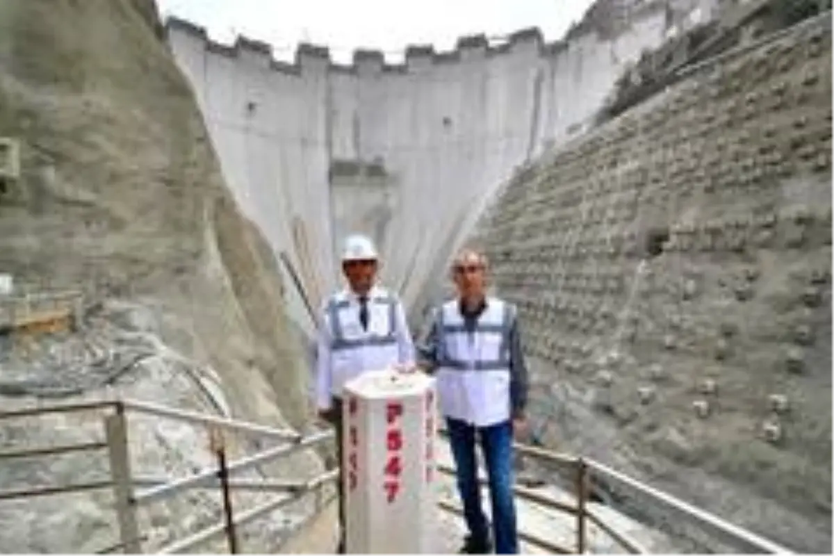 DSİ Genel Müdürü Yıldız, Yusufeli Barajı'nda inceleme yaptı