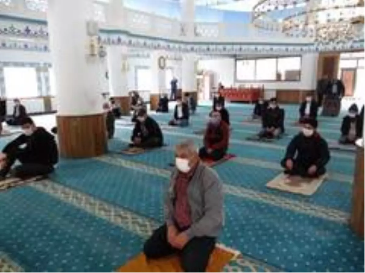 Gölpazarı'nda camiler cemaatine kavuştu