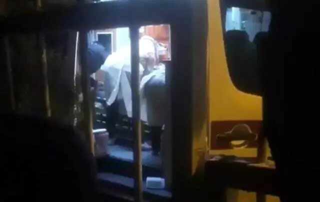 İki kişi evine gidip tartıştıkları adamı 14 yerinden bıçakladı İki kişi evine gidip tartıştıkları adamı 14 yerinden bıçakladı