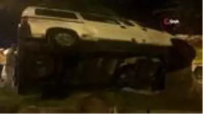 Isparta'da işçi minibüsü yan yattı, 5 kişi yara almadan kurtuldu Isparta'da işçi minibüsü yan yattı, 5 kişi yara almadan kurtuldu
