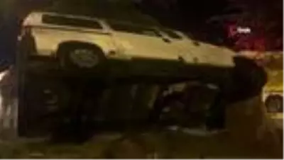 Isparta'da işçi minibüsü yan yattı, 5 kişi yara almadan kurtuldu Isparta'da işçi minibüsü yan yattı, 5 kişi yara almadan kurtuldu