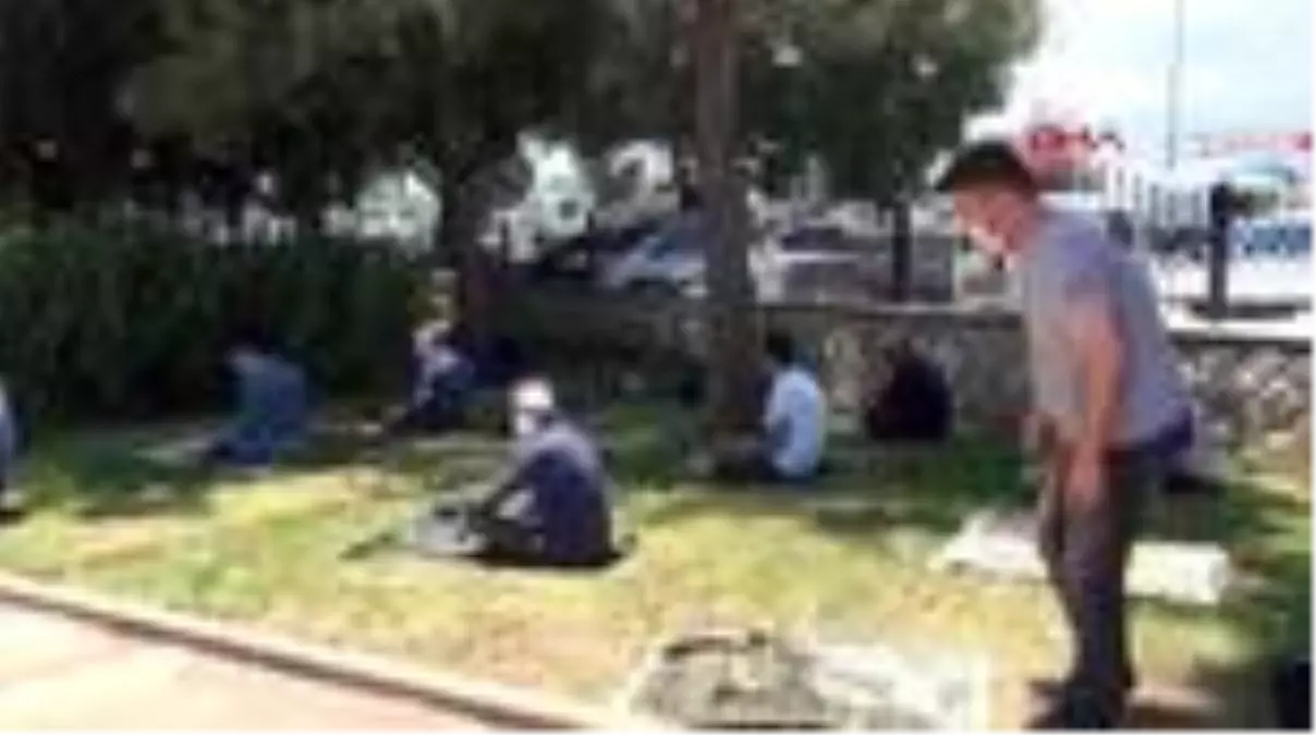 Kahramanmaraş'ta 53 bin 500 kişi cuma namazı kıldı