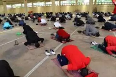 Kapalı pazar bu defa cemaate ev sahipliği yaptı Kapalı pazar bu defa cemaate ev sahipliği yaptı
