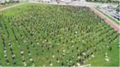 Kayseri'de sosyal mesafeli cuma namazı