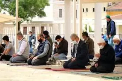 Kırşehir'de Cuma namazı heyecanı Kırşehir'de Cuma namazı heyecanı