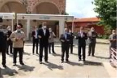 Kula'da yeniden ibadete açılan camiler için kurban kesildi Kula'da yeniden ibadete açılan camiler için kurban kesildi