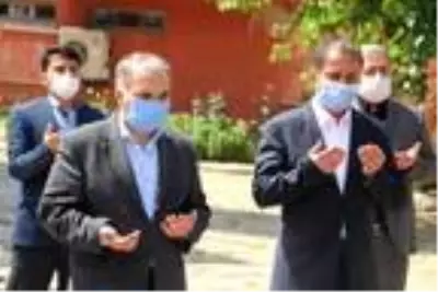 Kula'da yeniden ibadete açılan camiler için kurban kesildi Kula'da yeniden ibadete açılan camiler için kurban kesildi